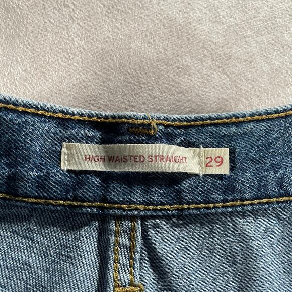 Women’s Levi’s Medium Wash High Waisted Straight Baggy Denim Jeans - Picture 3 of 8